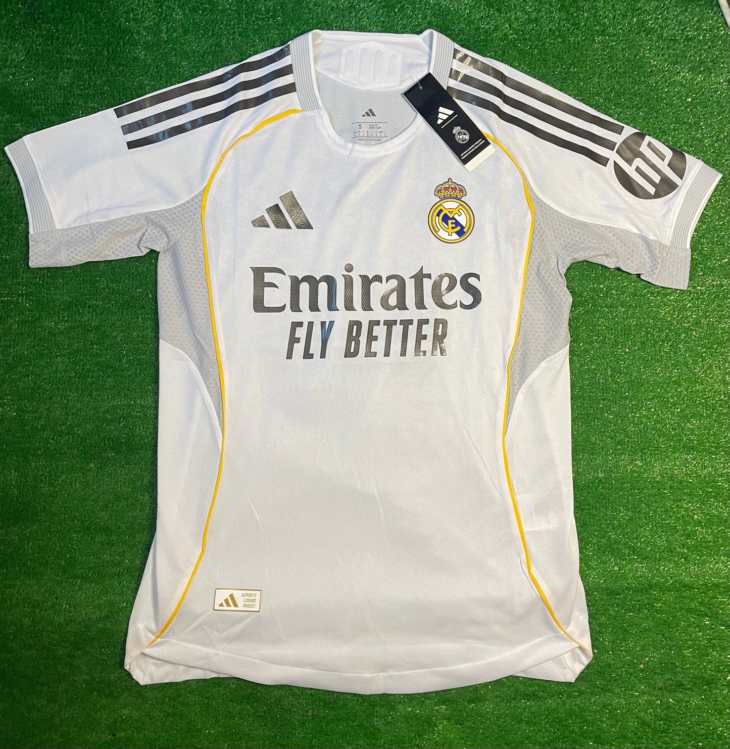 Real Madrid Home Jersey 2025/26 Mbappe 10 Player Version