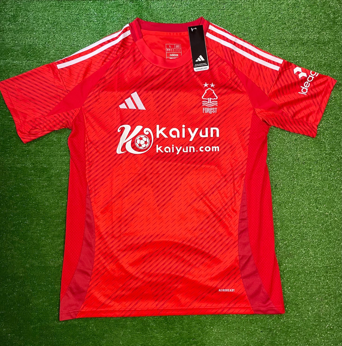 Nottingham Forest Home Jersey 2025/26 Gibbs-White 10 Player Version